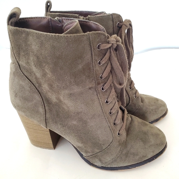 CANDIE'S Sz 9.5 Faux Olive Green Suede Side Zip Laces Bootie 3.5" Block Heel EUC - Picture 4 of 14